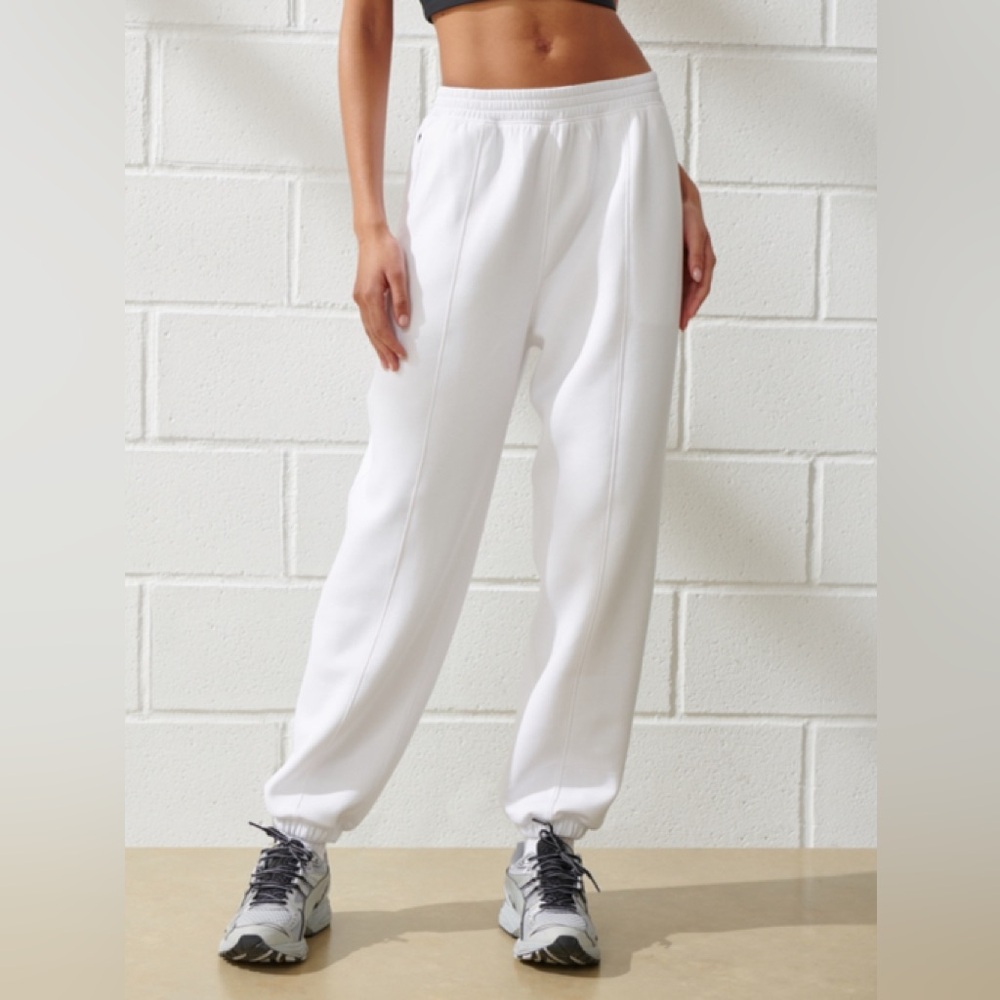 Abercrombie YPB neoKNIT Cinched Hem Pant